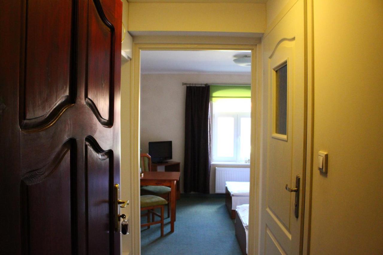Karczma Rycerska Lebork Appartement Buitenkant foto